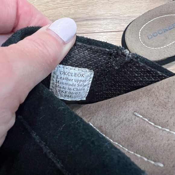 DOCKERS black suede clogs with decorative floral stitching - Picture 8 of 12